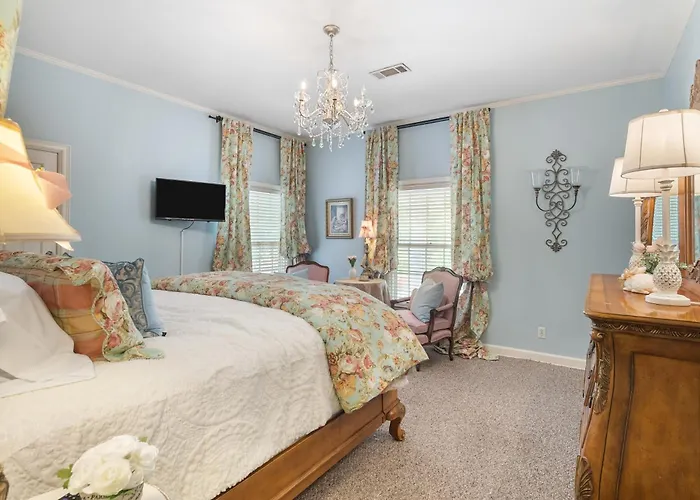 Beland Mansion-Treasured Mist Suite!
