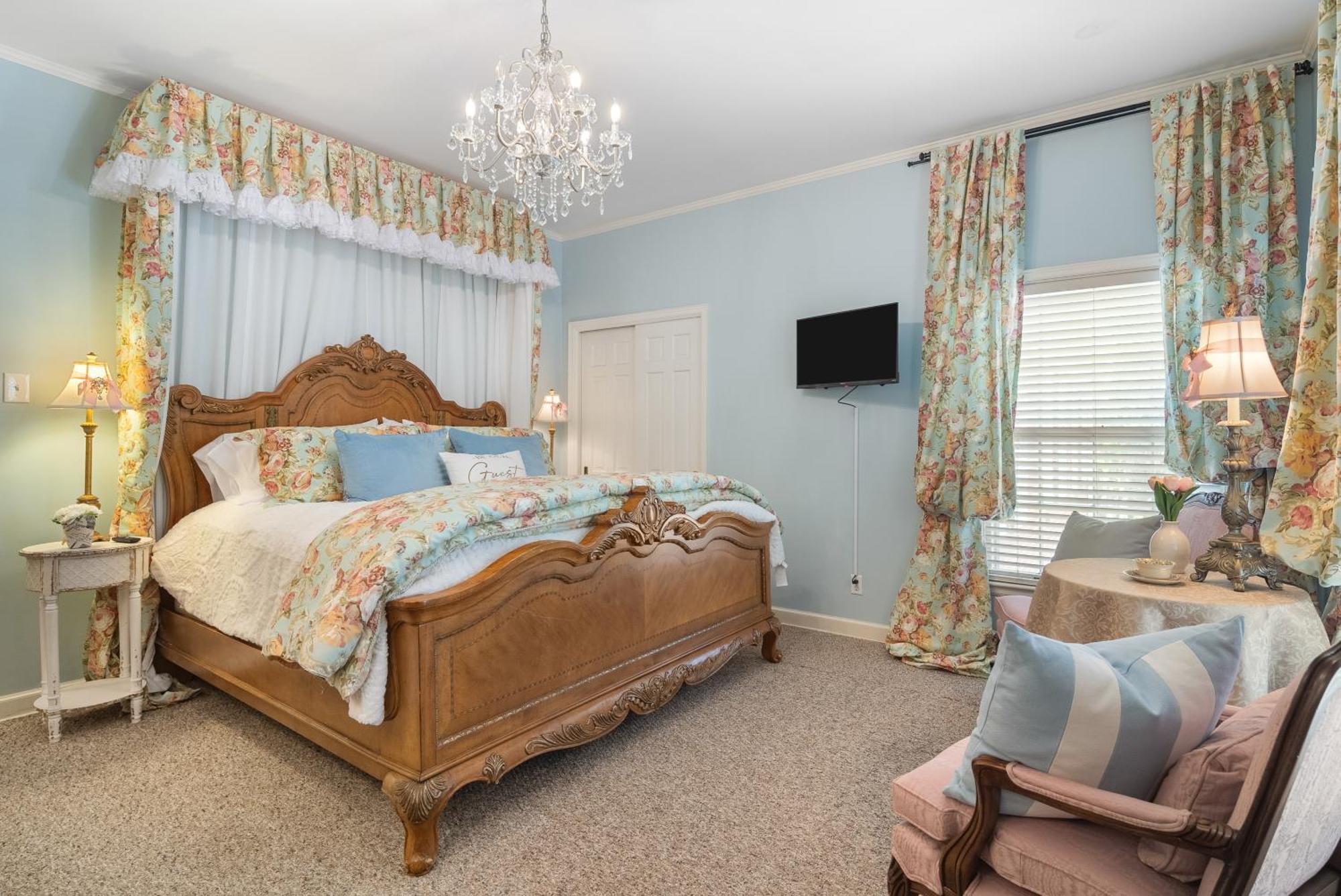 Holiday home Beland Mansion-treasured Mist Suite!