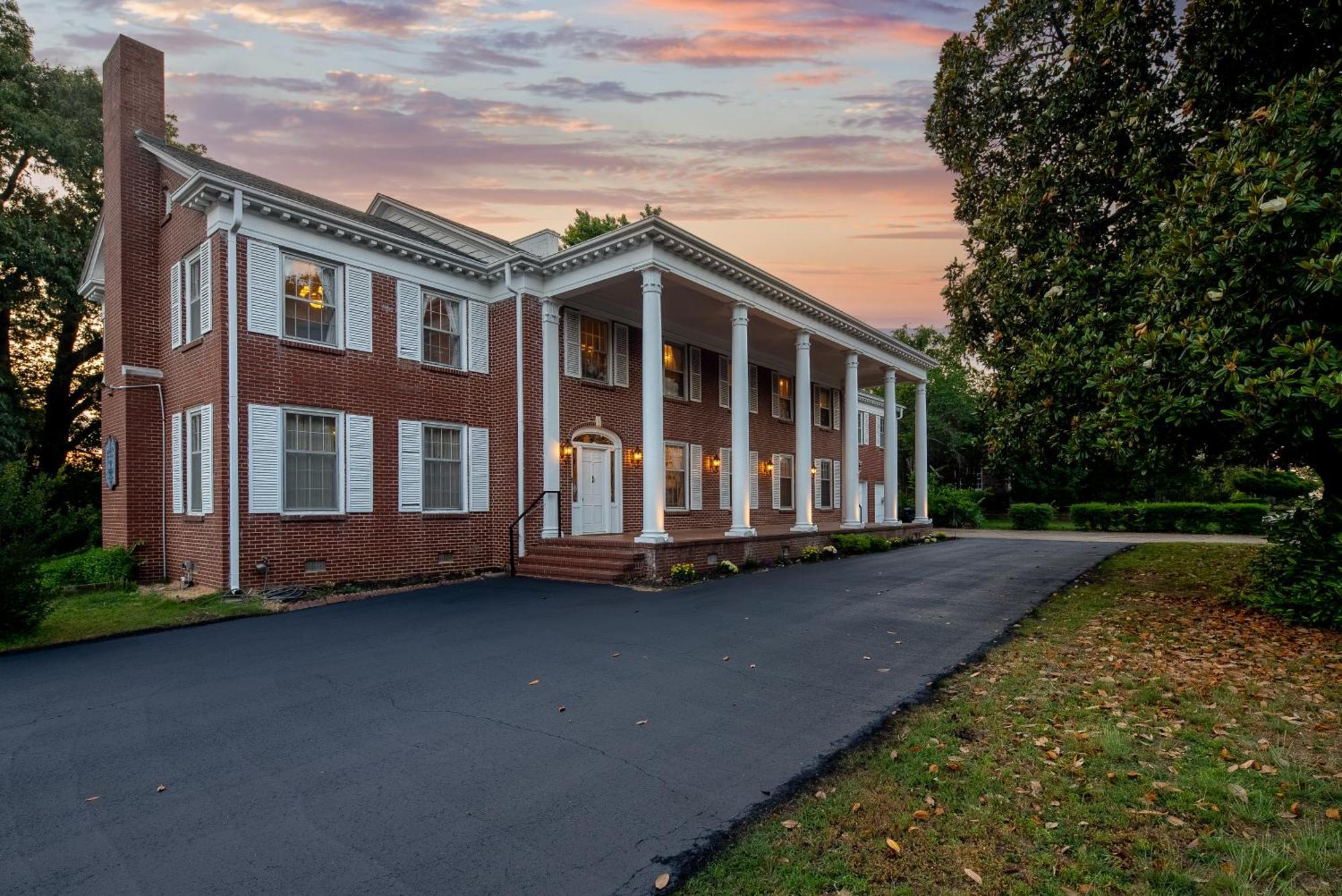 Beland Mansion-treasured Mist Suite! Holiday home *